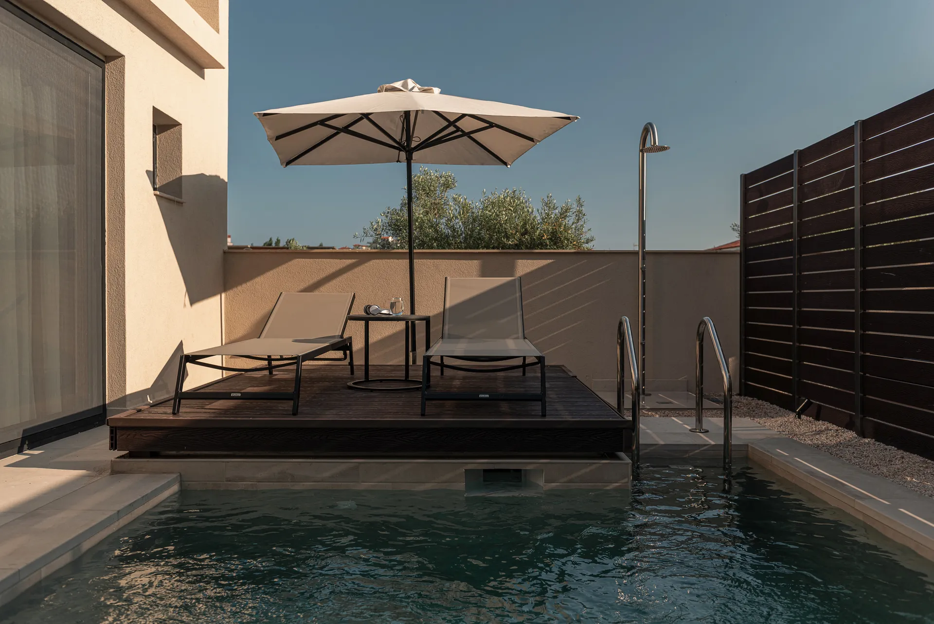 Tiara Holidays - Vista Luxury Suites - Duplex Suite Private Pool - pool